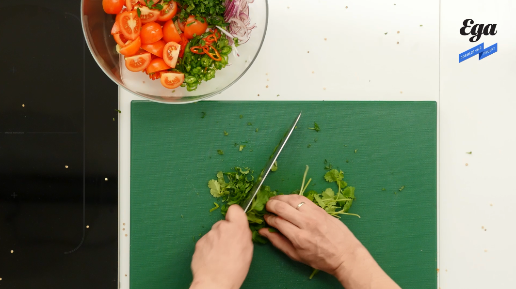 Весенний салат с кукурузой