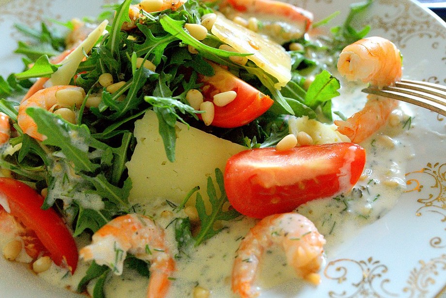 Горячий салат из морепродуктов с заправкой - рецепт с фотографиями - Patee. Рецепты