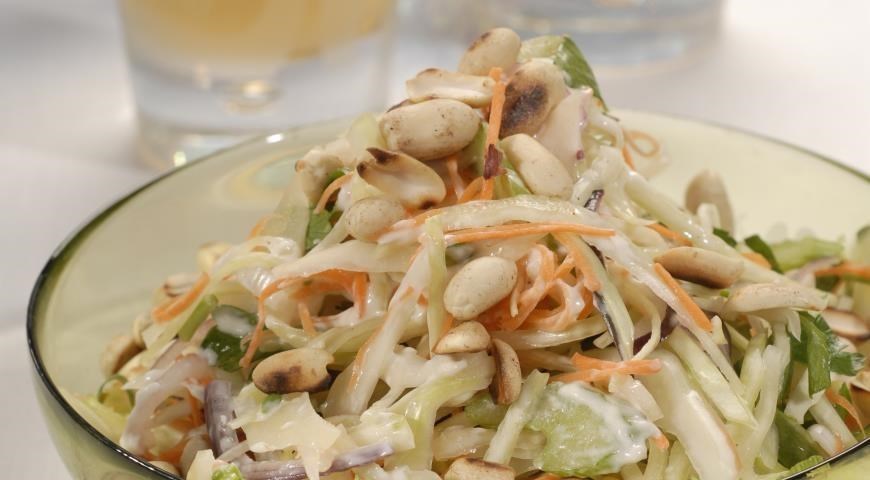 Колслоу с арахисом