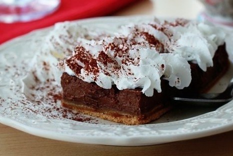Шоколадно-творожный пирог с крошкой