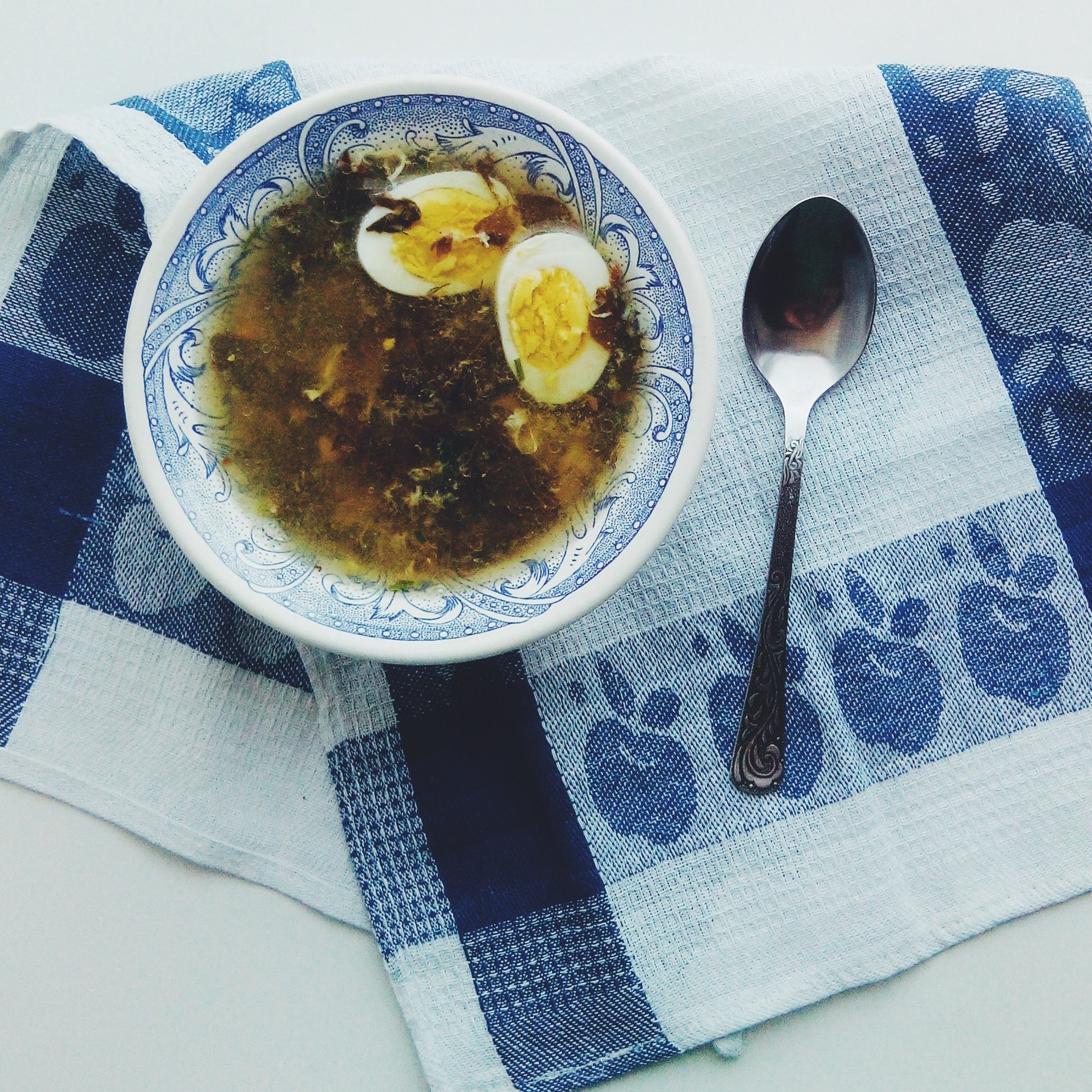 Зеленый борщ с щавелем и яйцом — классический рецепт с фото