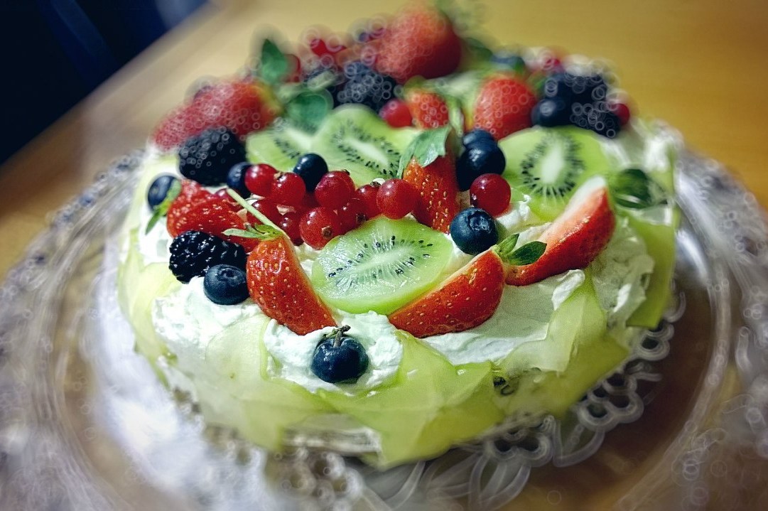Творожный торт с желатином и фруктами