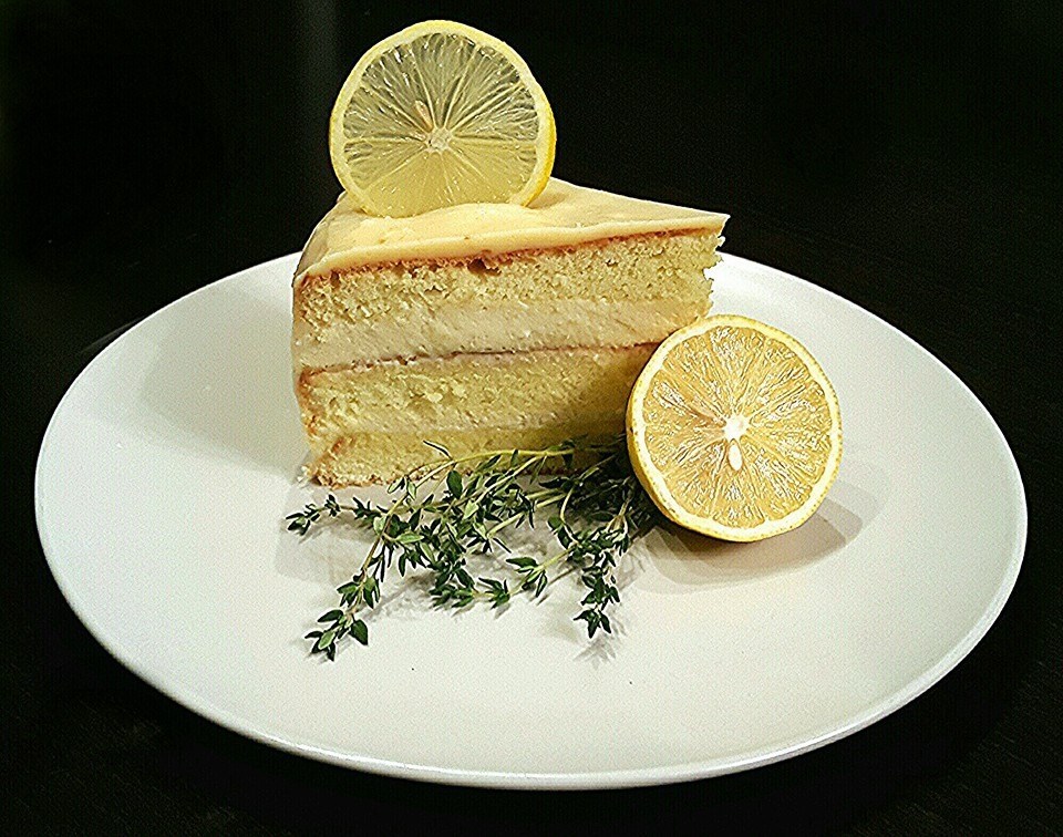 Торт с лимонным курдом и суфле