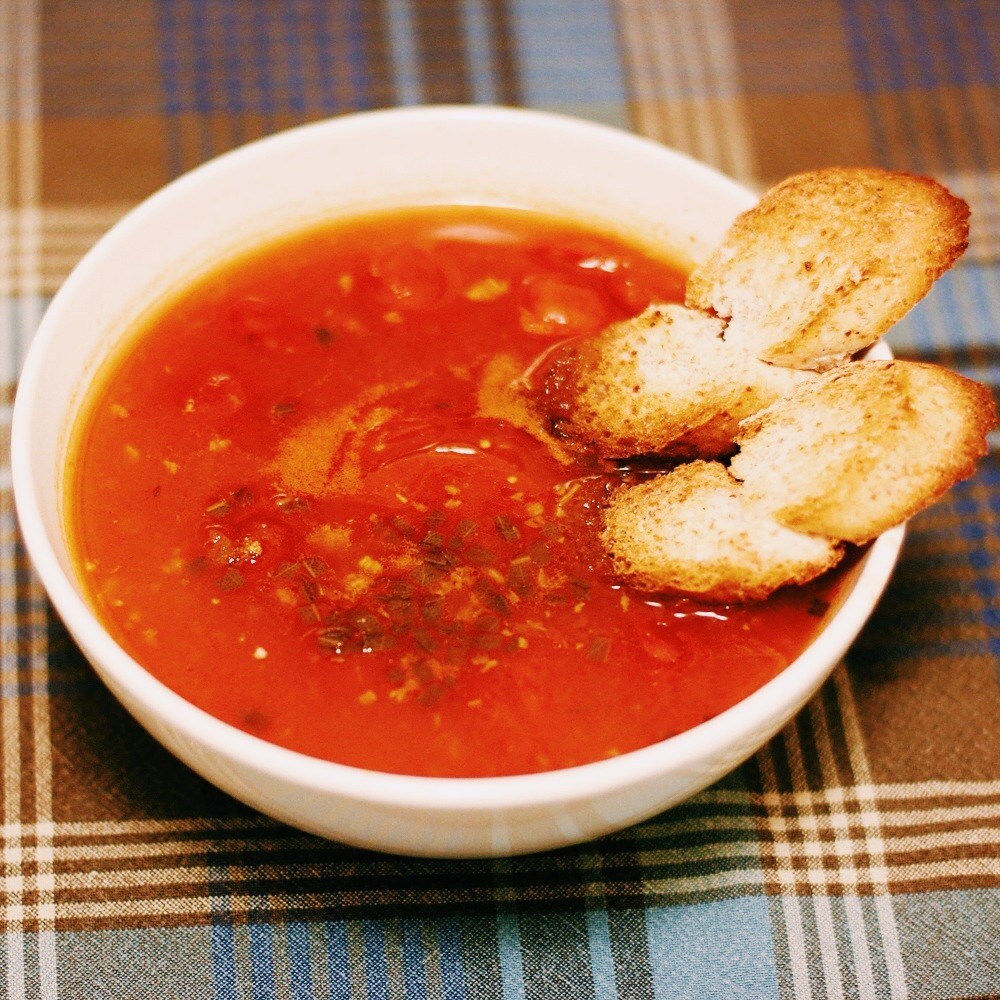 Постный томатный суп с фасолью