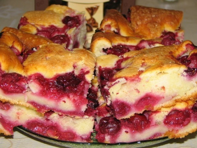 Пирог с ягодой в мультиварке - простой и вкусный рецепт с пошаговыми фото