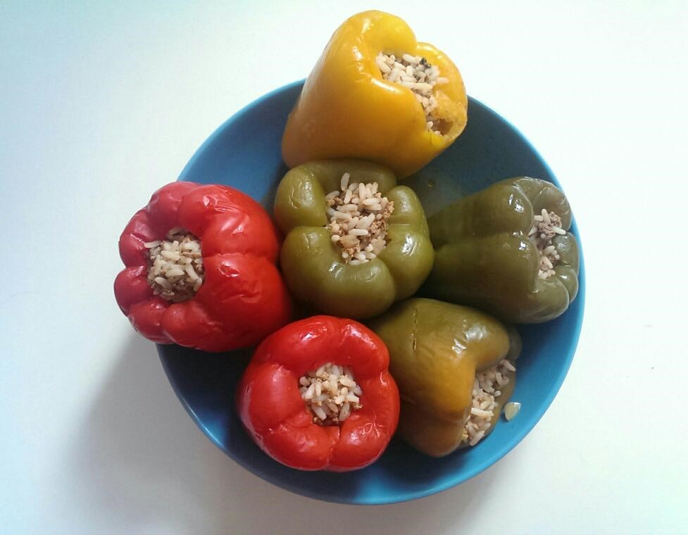 Фаршированные перцы в томатном соусе — рецепт с фото пошагово