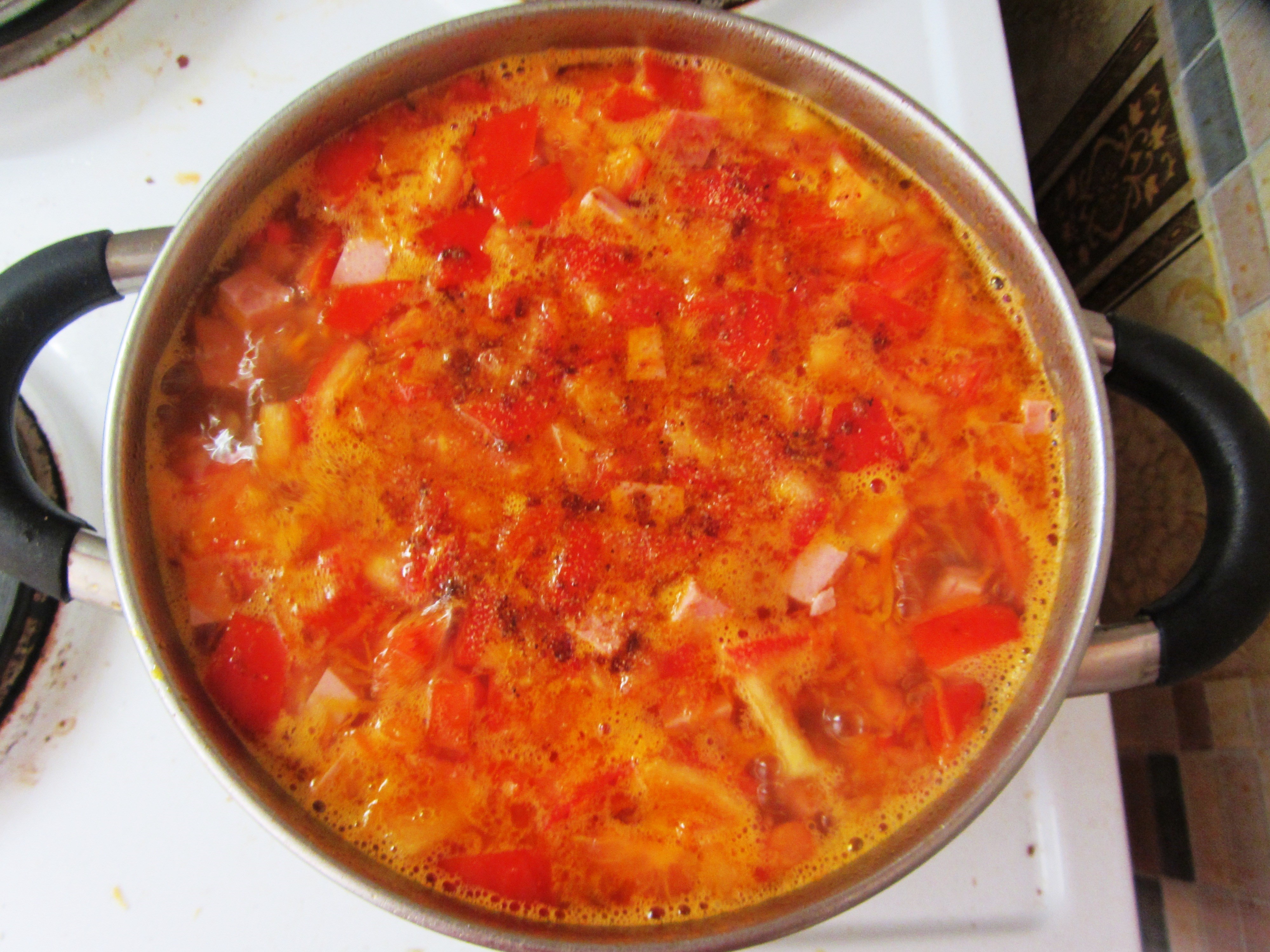 Суп со свининой и помидорами