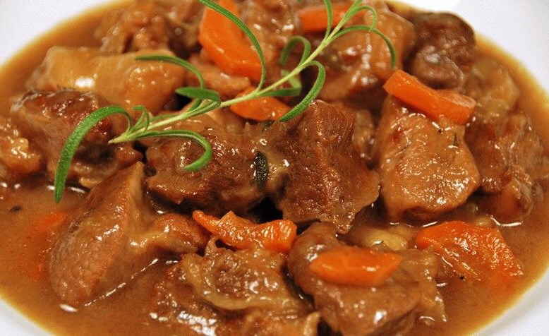 Телятина в маринаде из кваса, лука, перца и корня имбиря