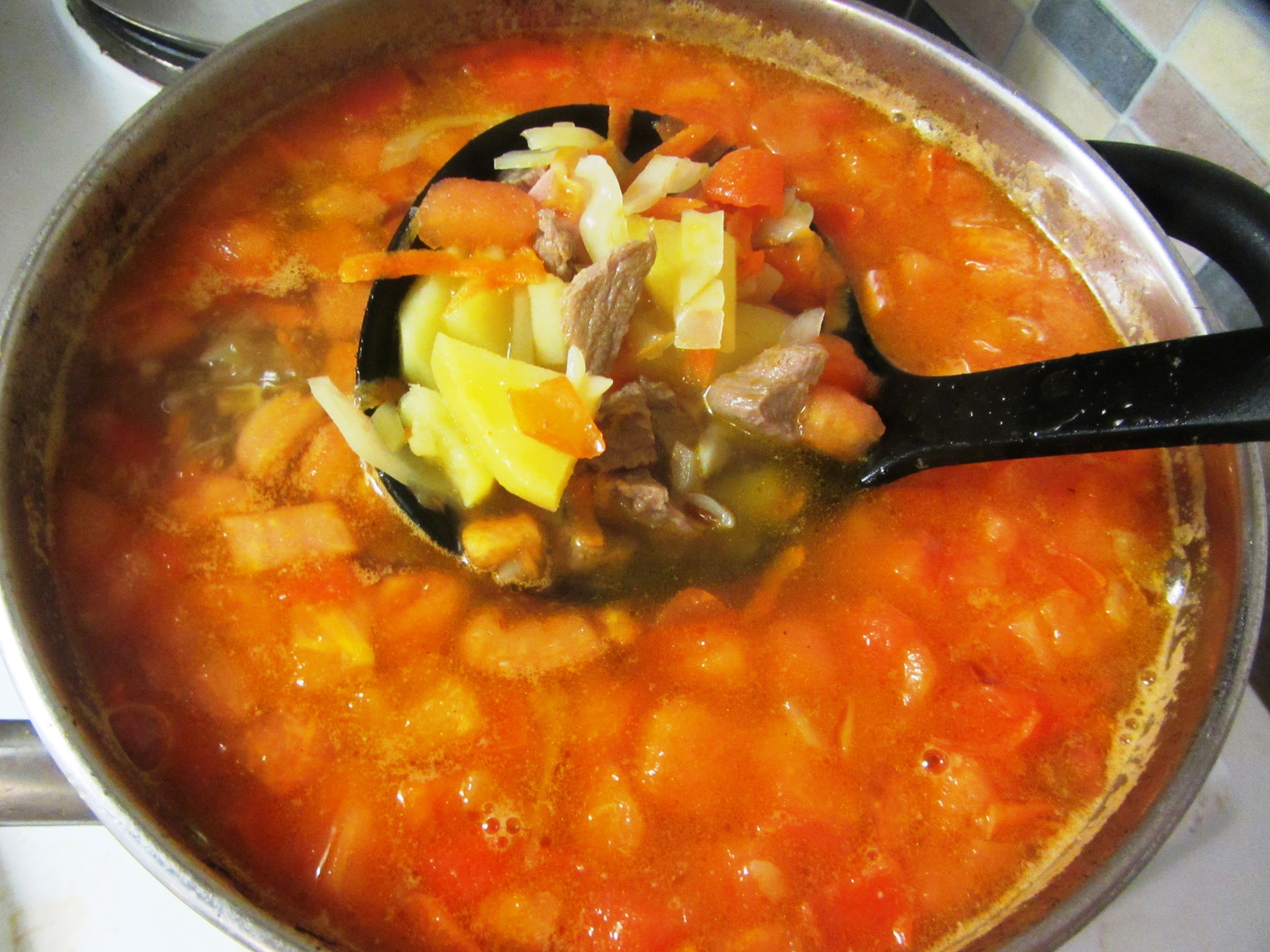 Куриный суп с болгарским перцем и томатами