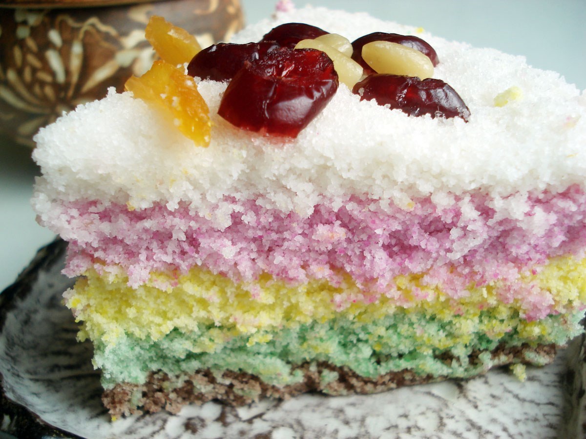 Разноцветный торт с сырным кремом
