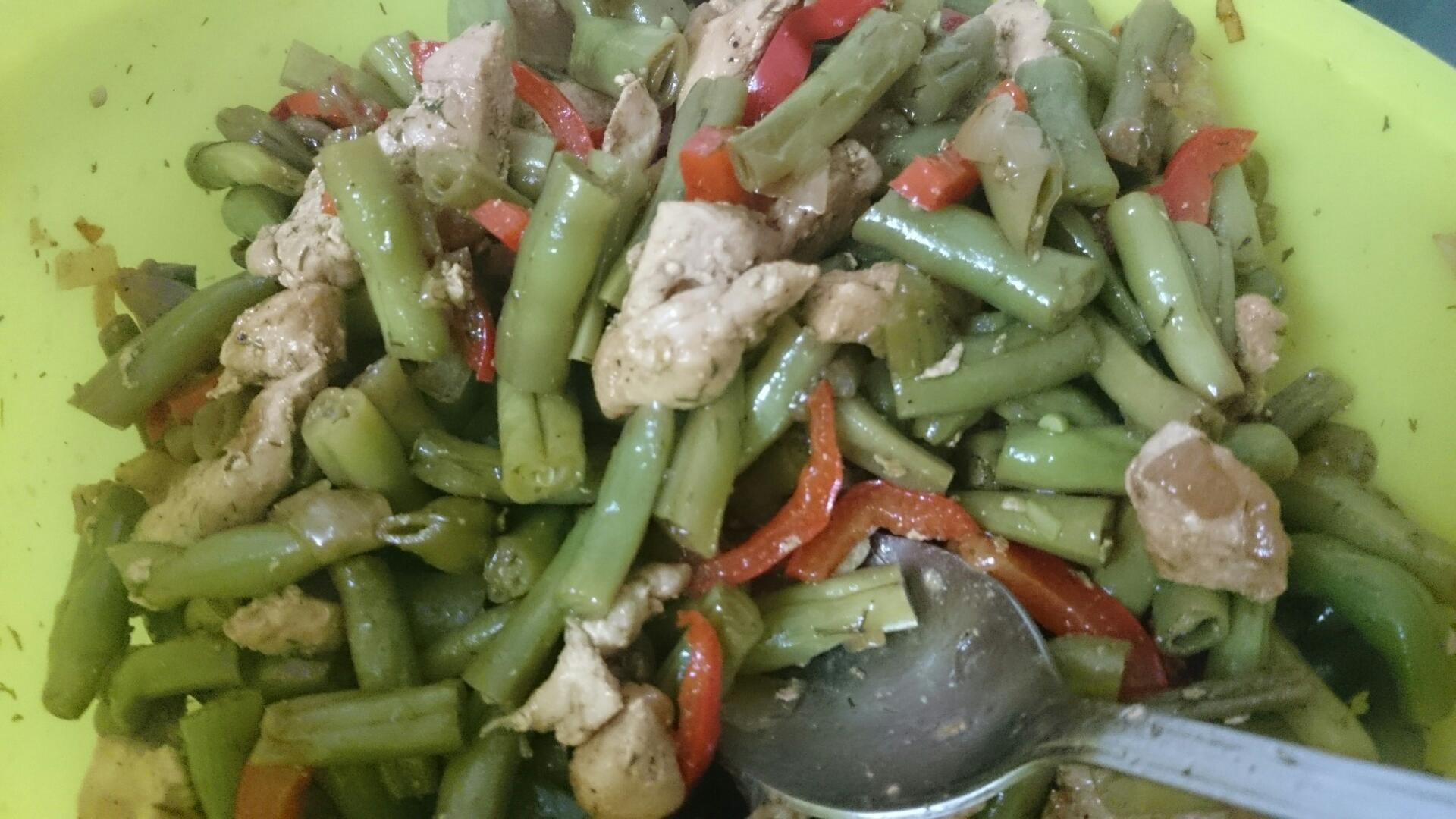 Салат с курицей и стручковой фасолью – рецепт вкусного теплого салата