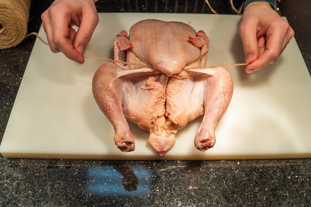 Курица, запеченная в духовке – пошаговый рецепт приготовления с фото