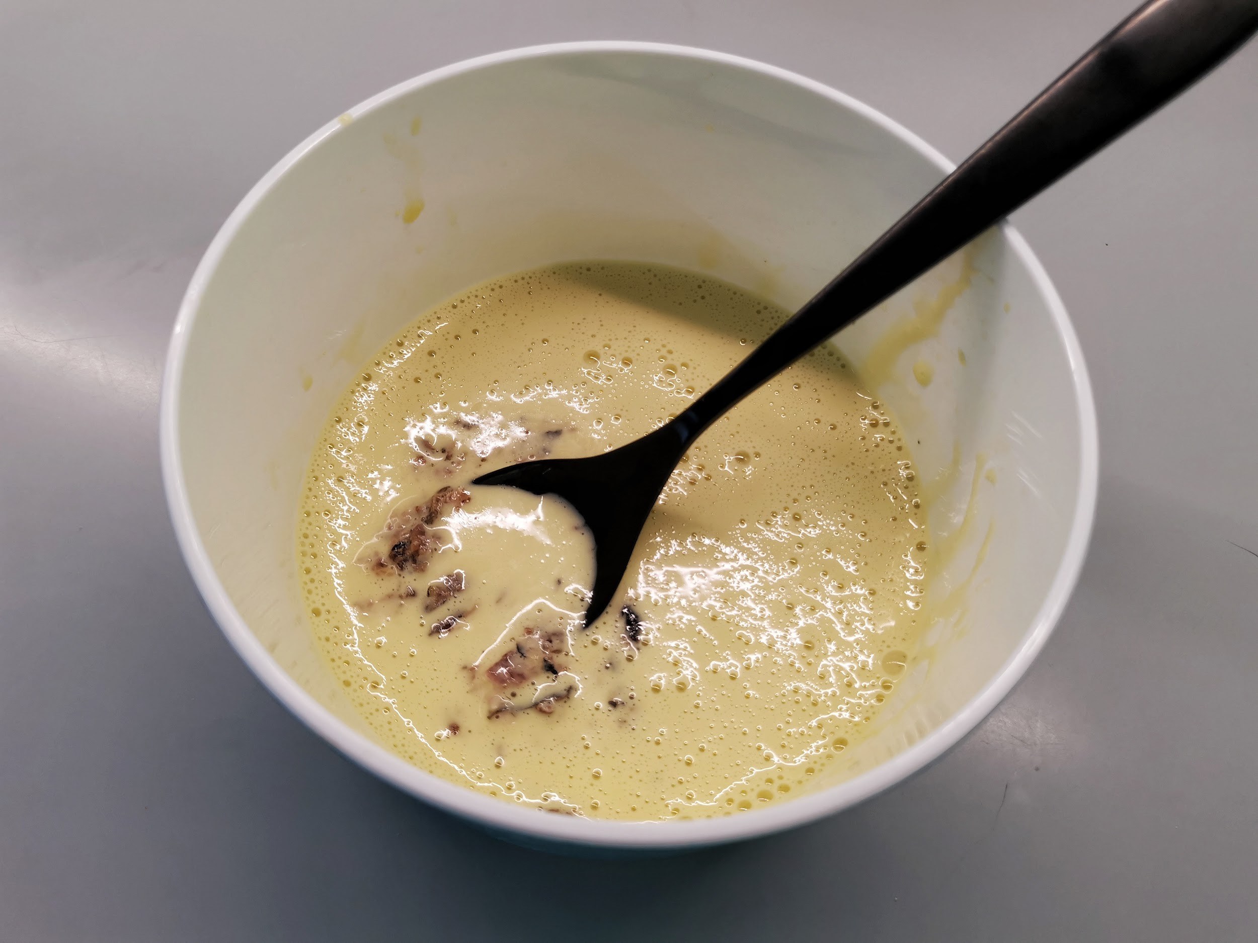 Соус для салата Цезарь — классический рецепт с анчоусами