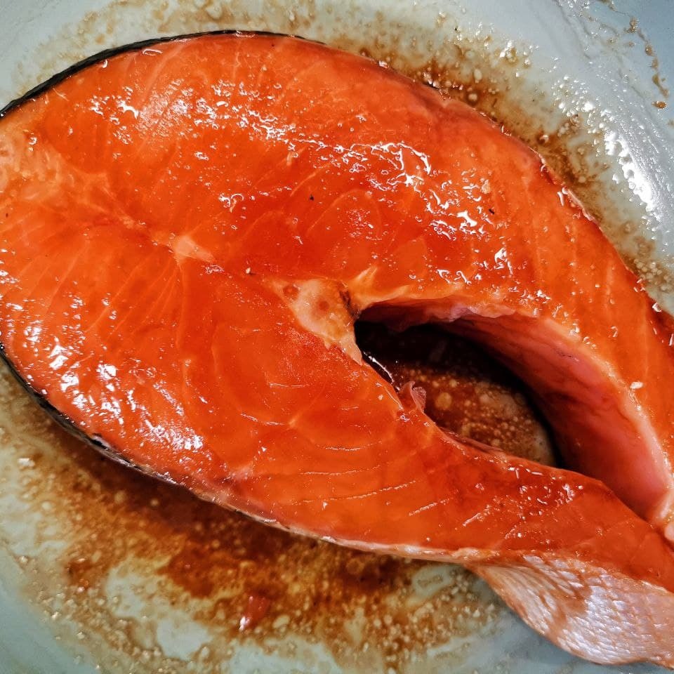 Стейк из рыбы с перечным соусом