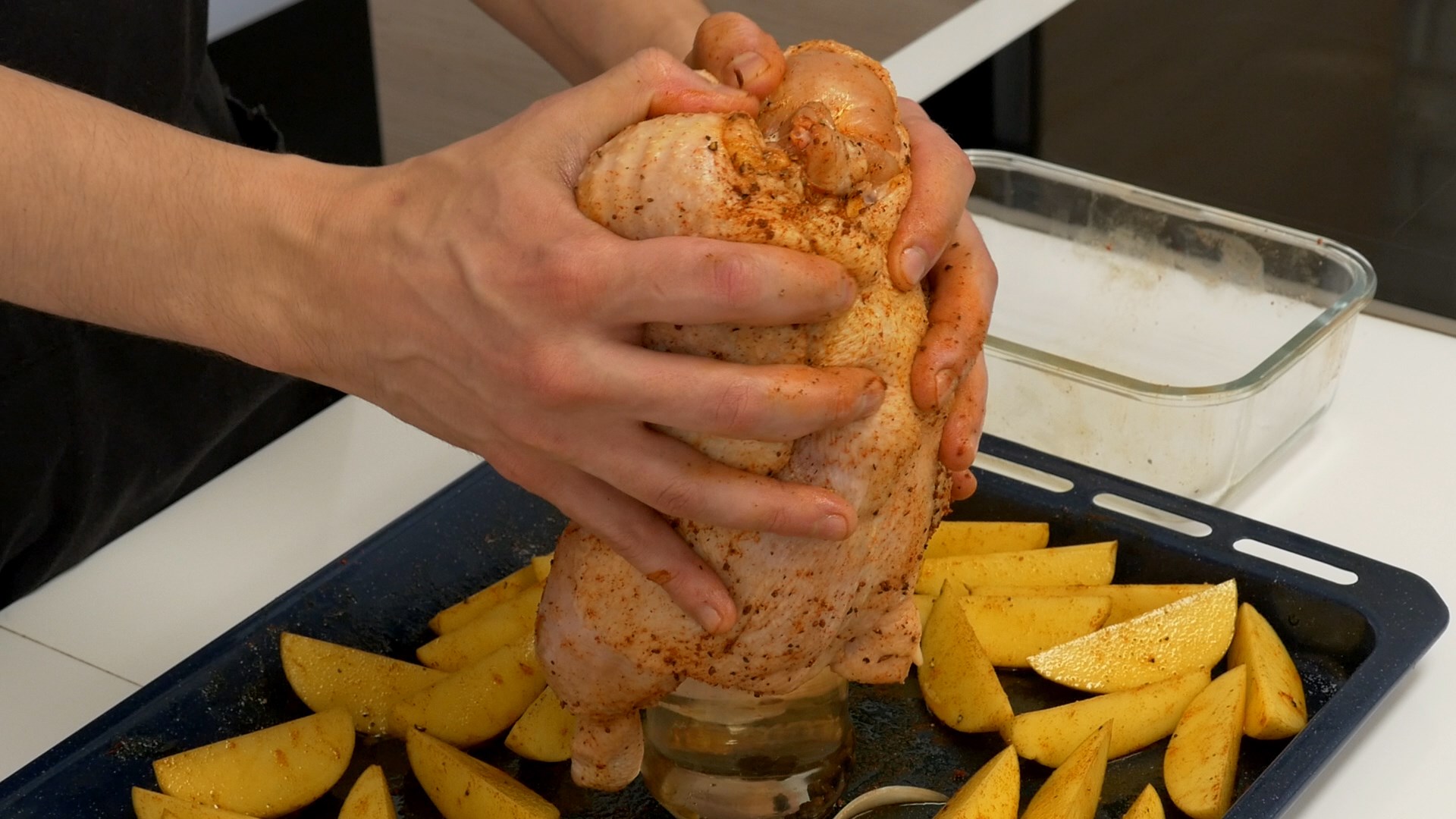 Ингредиенты для домашней заготовки в банке — курицы с картошкой