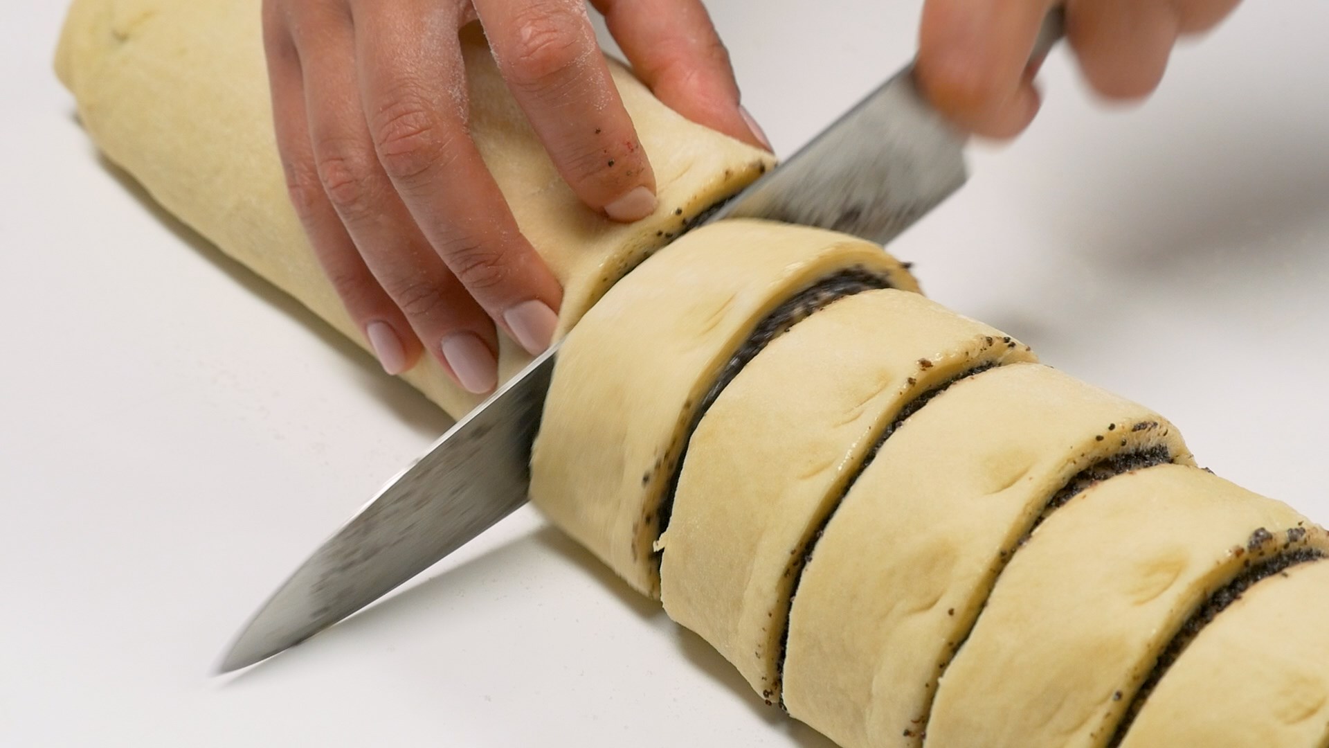 Дрожжевые булочки с маком: рецепт - Лайфхакер