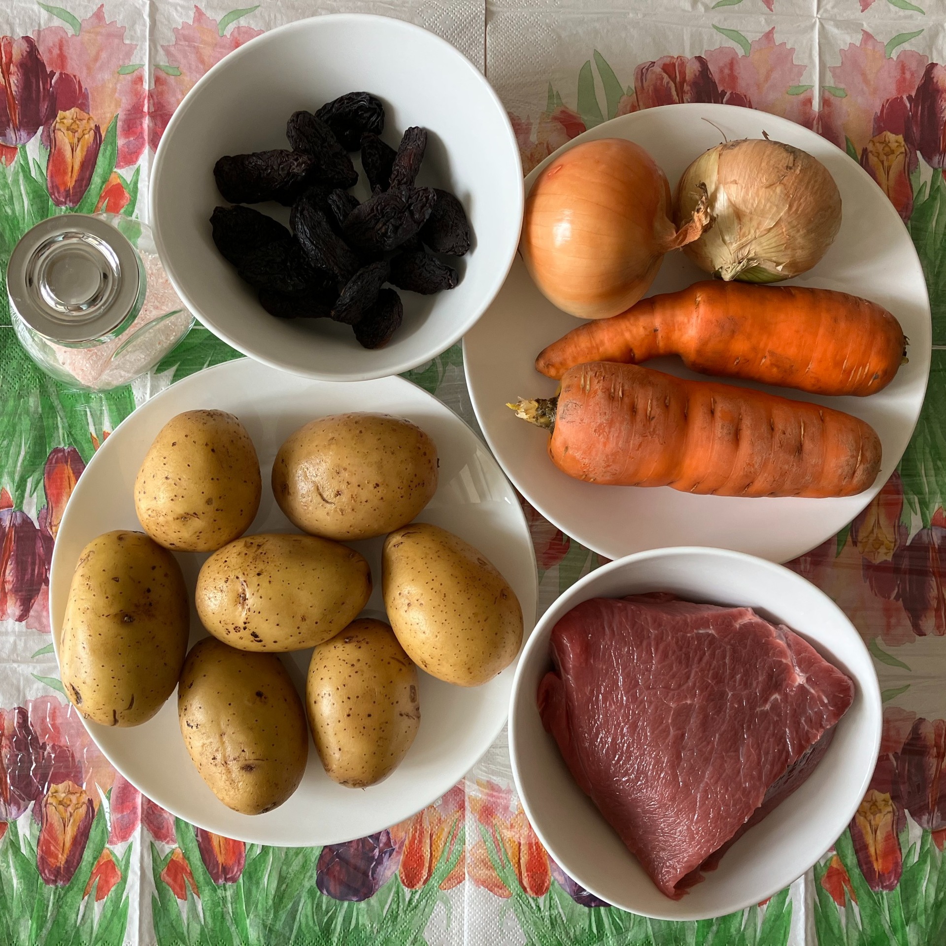 Говядина с черносливом и картошкой в горшочке рецепт с фото, как приготовить на азинский.рф