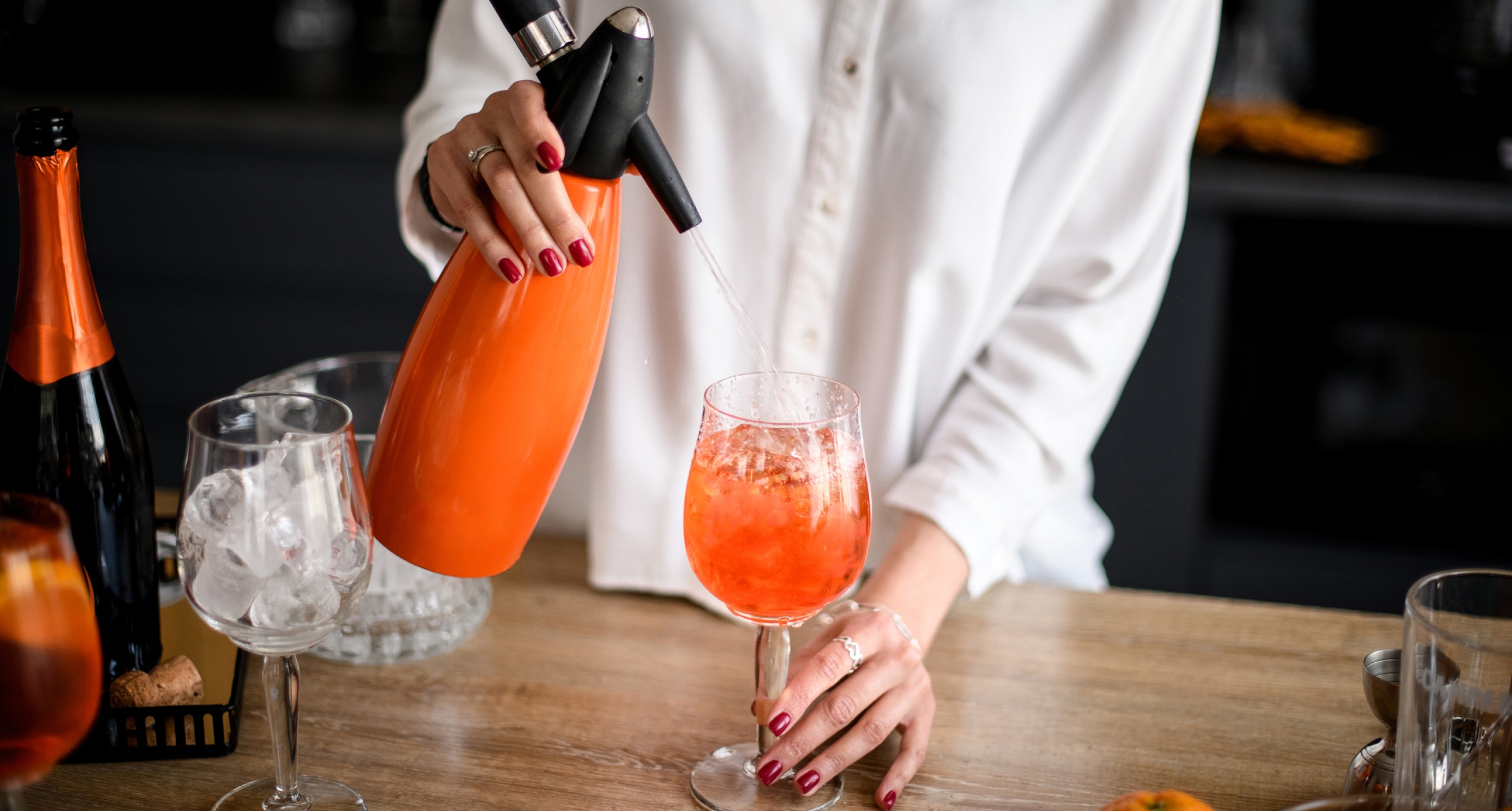 Зачем нужен сифон для газирования воды на домашней кухне