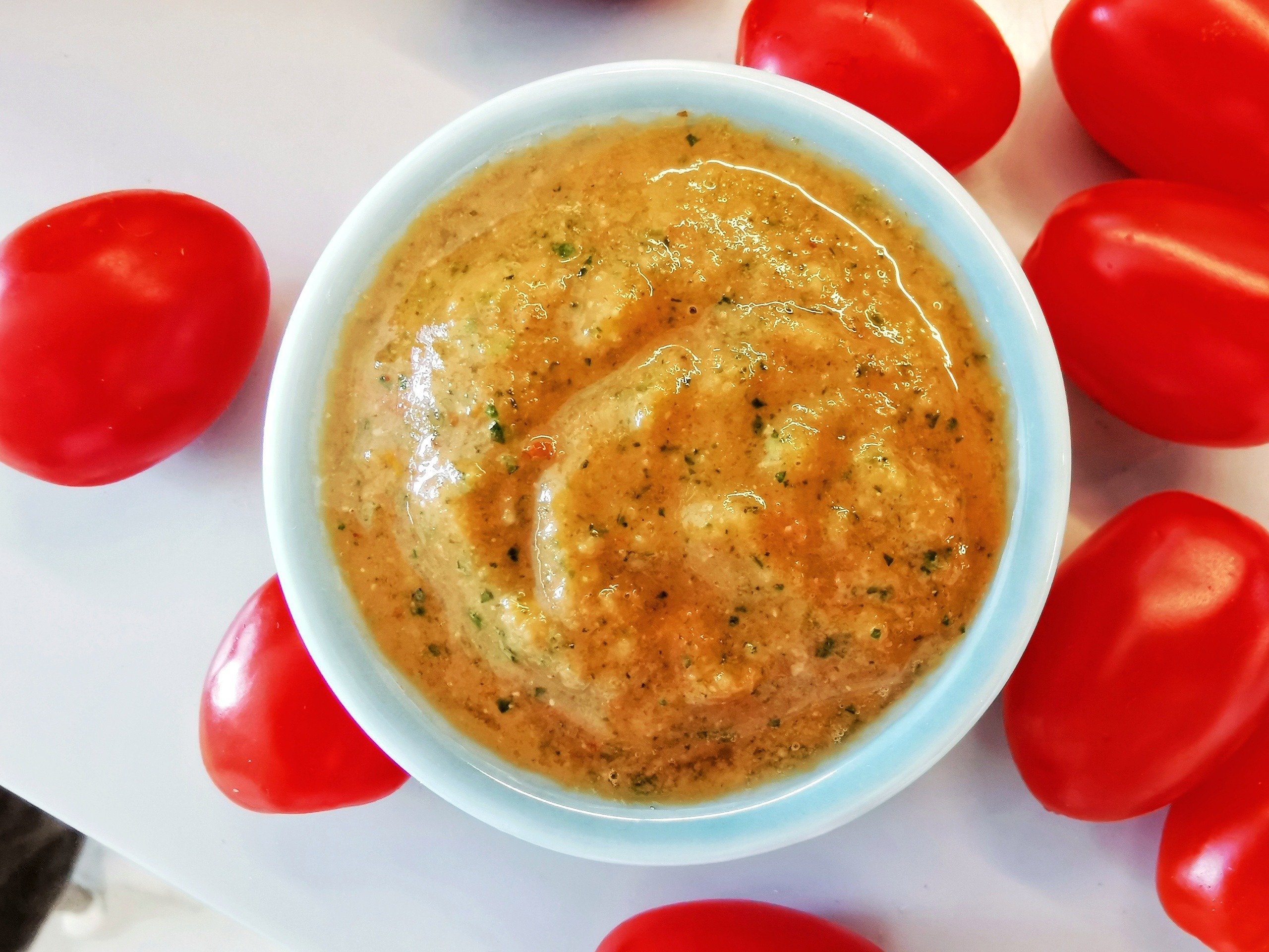 Кавказский томатный соус с зеленью