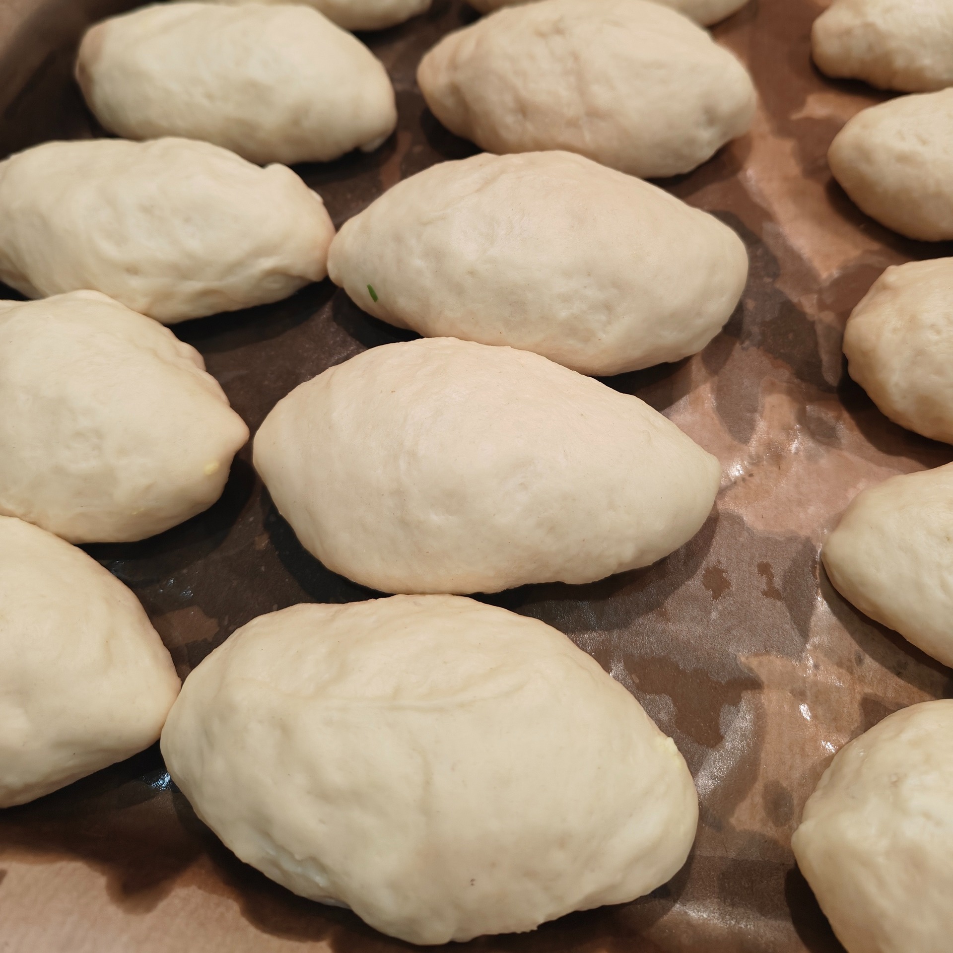 Пирожки с луком и яйцами в духовке – пошаговый рецепт приготовления с фото