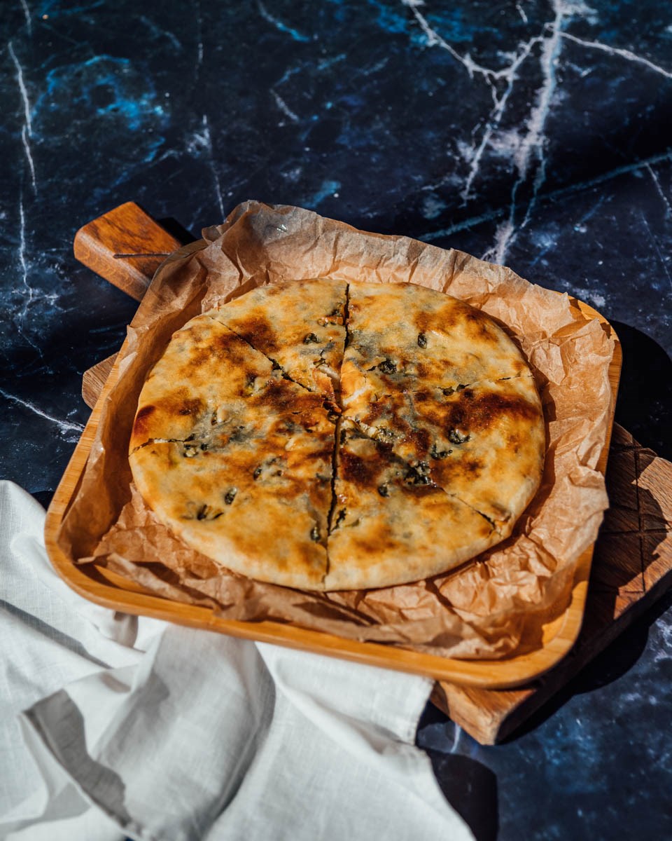 Осетинский пирог из листьев свеклы и свежего сыра, пошаговый рецепт с фото