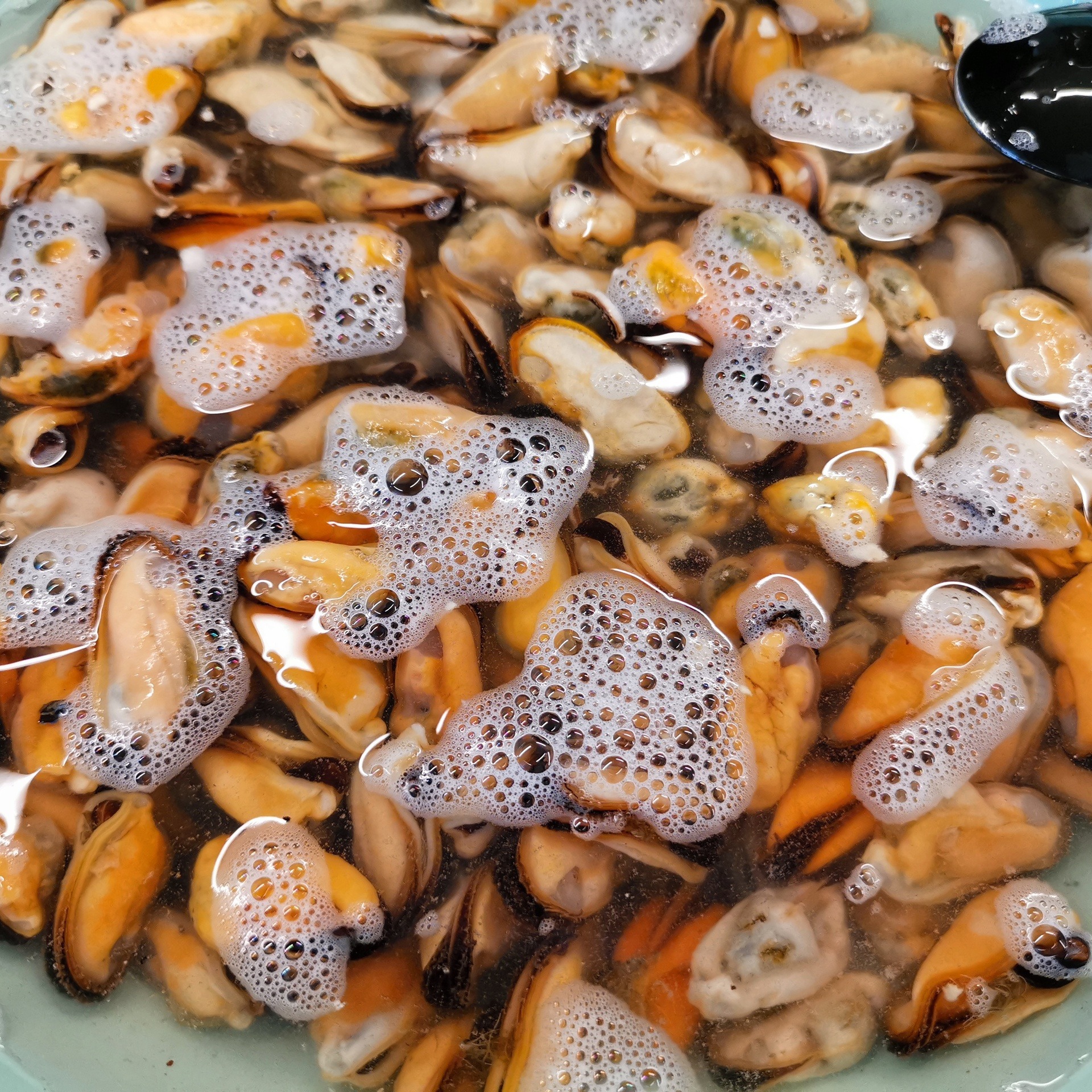 Ароматный сливочный суп с мидиями и креветками – пошаговый рецепт приготовления с фото