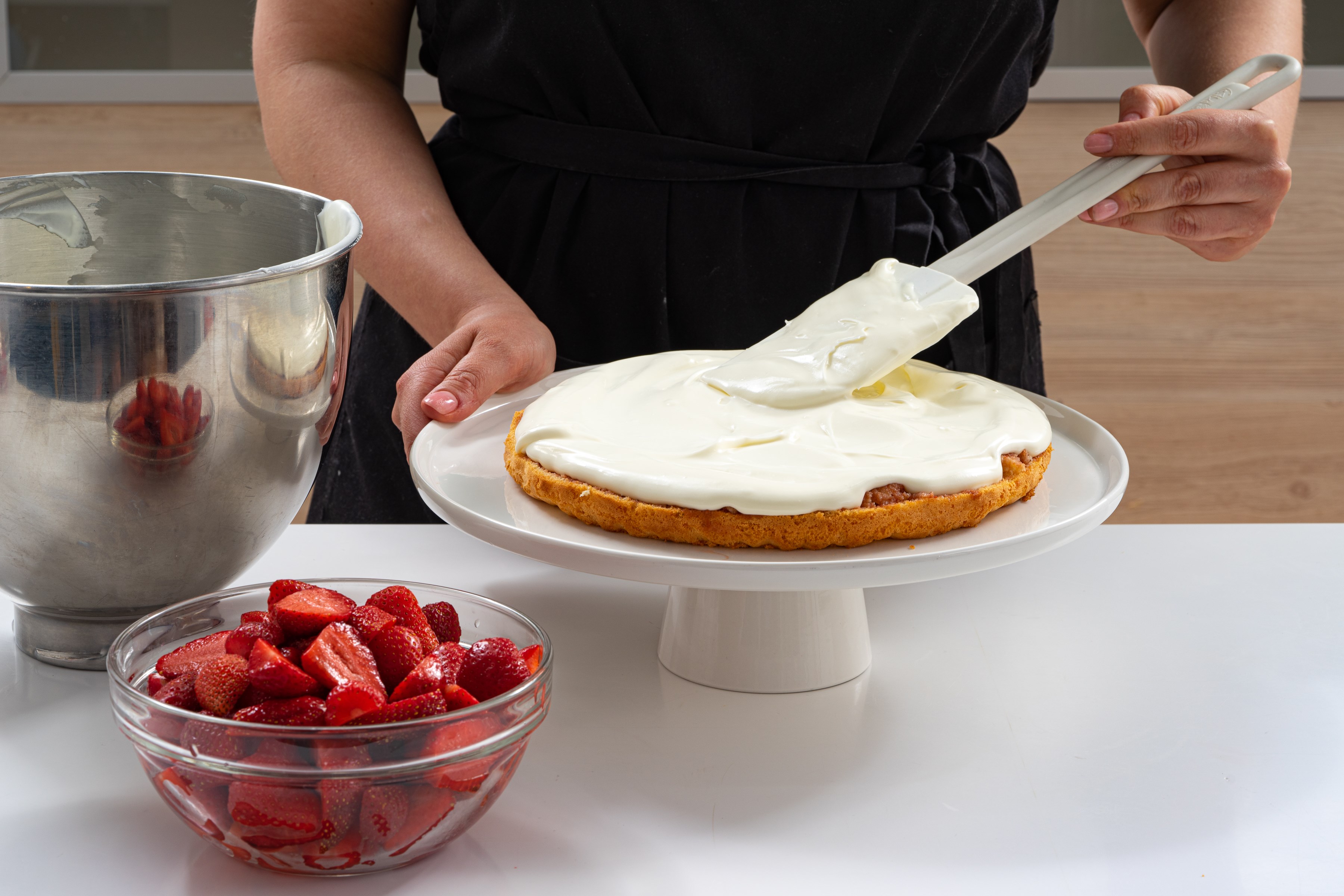 Торт «Красный бархат» с клубникой, пошаговый рецепт на ккал, фото, ингредиенты - Едим Дома