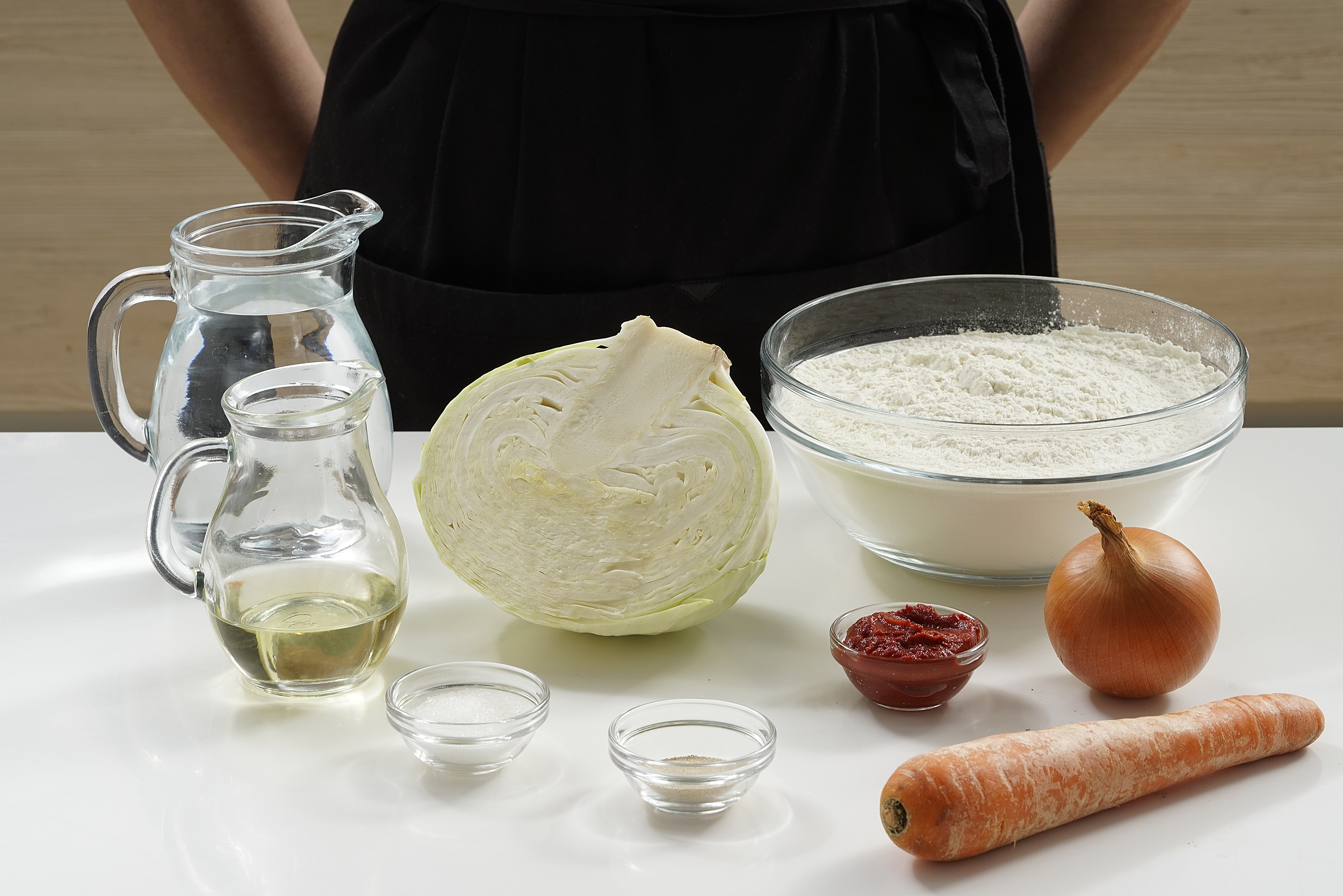 Мягкие и с хрустящей корочкой: пошаговый рецепт жареных пирожков с капустой из дрожжевого теста