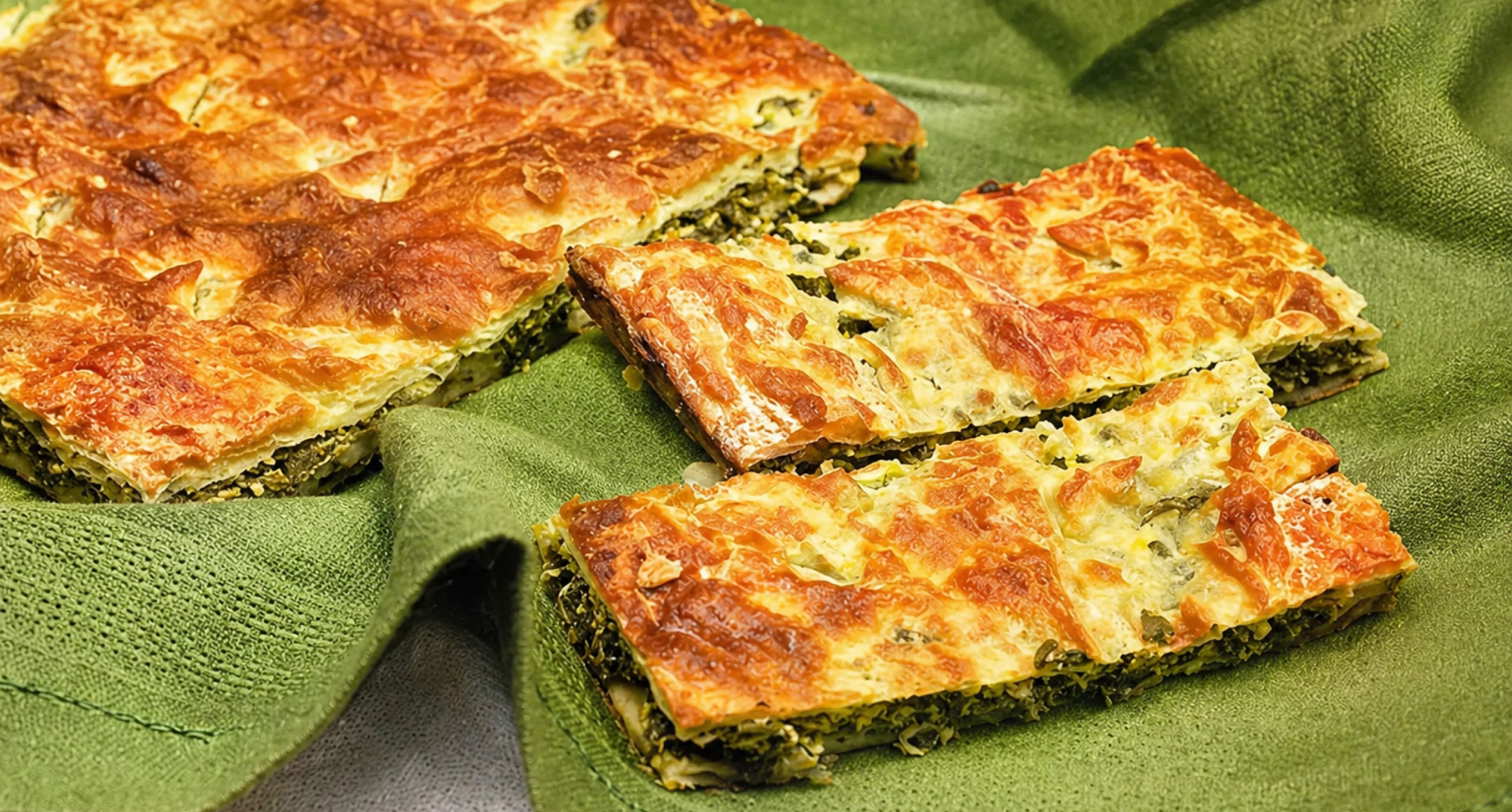 Как приготовить пирог со шпинатом и зеленым луком