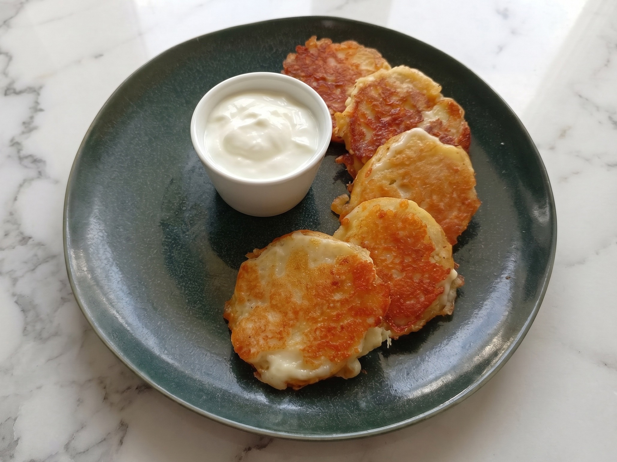 Гренки с сыром из засохшего кулича